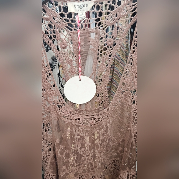 NWT Umgee White Lace Tank Top with Floral Detailing - Picture 5 of 6